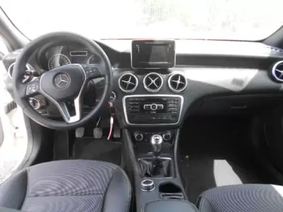Mercedes-Benz A 180 2014 - 16900 EUR, 118688 km - AUTO.MOTO.pt - 118688km - foto 13 de 14