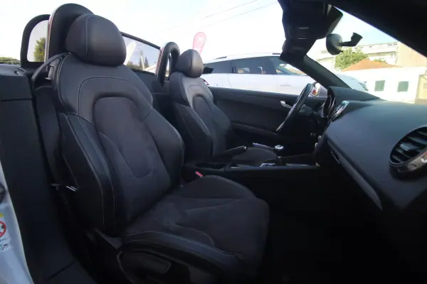 Audi TT Roadster 2009 - 12990 EUR, 216600 km - AUTO.MOTO.pt - 216600km - foto 22 de 28