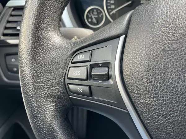 BMW 418 Gran Coupé 2015 - 19900 EUR, 87000 km - AUTO.MOTO.pt - 87000km - foto 28 de 35