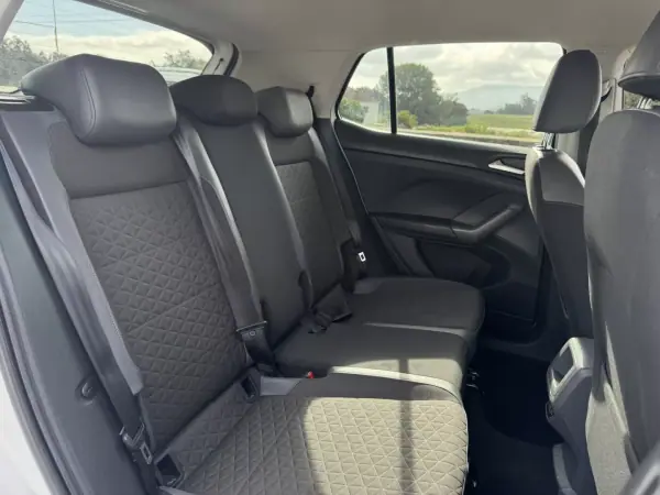 Volkswagen T-Cross 2019 - 18990 EUR, 100000 km - 100000km - foto 48 de 50