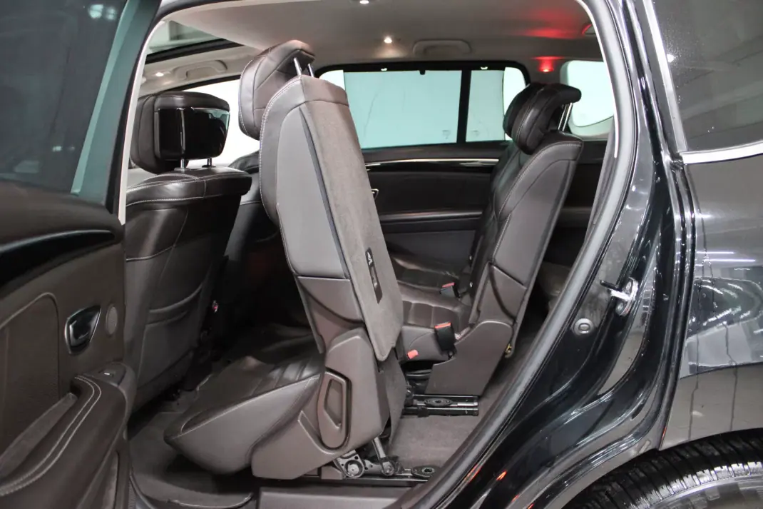 Renault Espace 2017 - 17900 EUR, 171000 km - AUTO.MOTO.pt - 171000km - foto 8 de 31