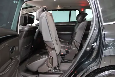 Renault Espace 2017 - 17900 EUR, 171000 km - AUTO.MOTO.pt - 171000km - foto 8 de 31