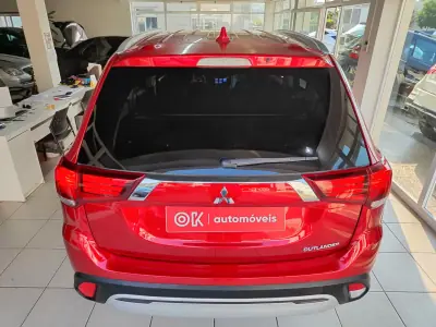 Mitsubishi Outlander 2021 - 18900 EUR, 141000 km - AUTO.MOTO.pt - 141000km - foto 10 de 37