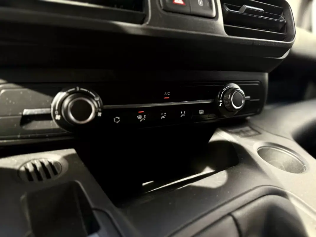 Peugeot Partner 1.5 BlueHdi L1 102Cv | CARPLAY | IVA DEDUTÍVEL 2023 - 14950 EUR, 98000 km - AUTO.MOTO.pt - 98000km - foto 22 de 22
