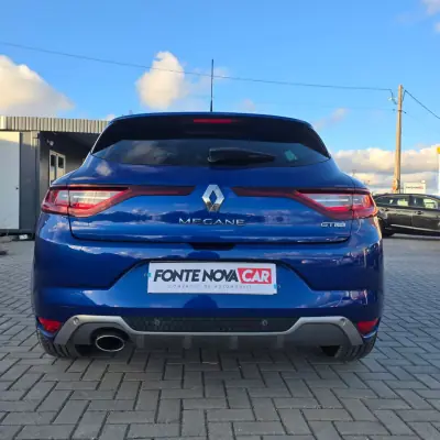 Renault Mégane 2016 - 12950 EUR, 114140 km - AUTO.MOTO.pt - 114140km - foto 5 de 42