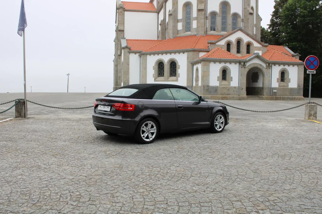Audi A3 Cabrio 2009 - 11990 EUR, 180000 km - AUTO.MOTO.pt - 180000km - foto 42 de 42