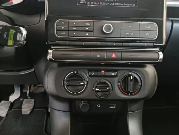 Citroën C3 2018 - 13800 EUR, 156000 km - AUTO.MOTO.pt - 156000km - foto 11 de 14