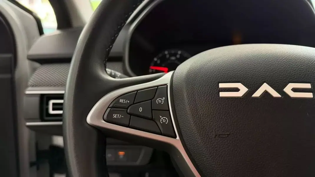 Dacia Sandero 2025 - 14990 EUR, 20225 km - AUTO.MOTO.pt - 20225km - foto 22 de 29