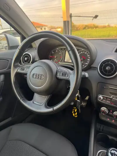 Audi A1 Sportback 2015 - 13490 EUR, 189500 km - AUTO.MOTO.pt - 189500km - foto 12 de 30