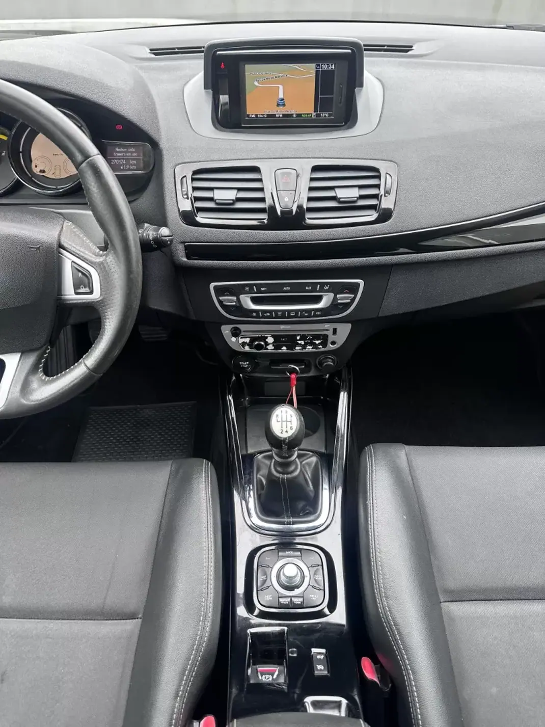 Renault Mégane 2012 - 7900 EUR, 270000 km - AUTO.MOTO.pt - 270000km - foto 30 de 36