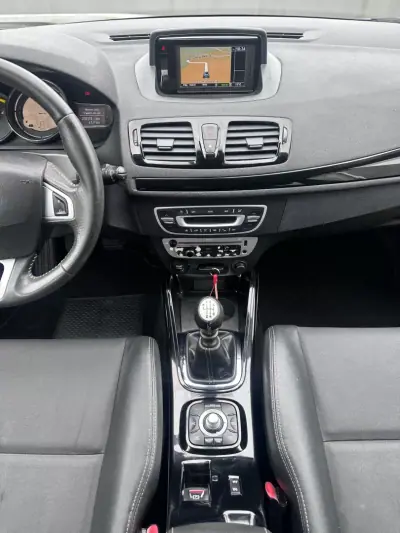 Renault Mégane 2012 - 7900 EUR, 270000 km - AUTO.MOTO.pt - 270000km - foto 30 de 36