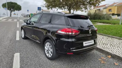 Renault Clio Sport Tourer 2018 - 11890 EUR, 98000 km - AUTO.MOTO.pt - 98000km - foto 6 de 12