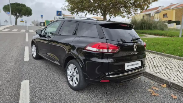 Renault Clio Sport Tourer 2018 - 11890 EUR, 98000 km - AUTO.MOTO.pt - 98000km - foto 6 de 12