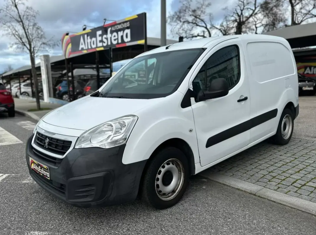 Peugeot Partner 2016 - 10900 EUR, 177432 km - AUTO.MOTO.pt - 177432km - foto 1 de 20