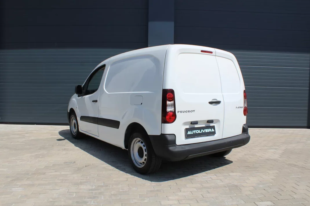 Peugeot Partner 1.6 Blue-HDi Confort L1 2018 - 10000 EUR, 235830 km - AUTO.MOTO.pt - 235830km - foto 7 de 17