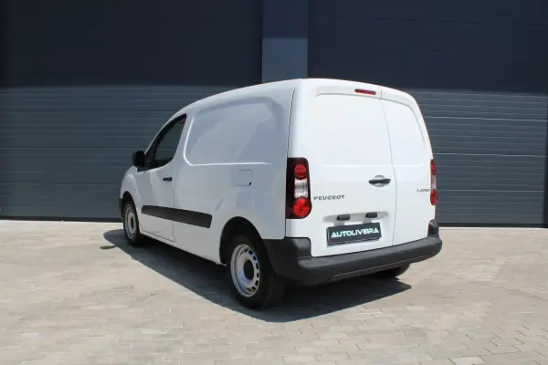 Peugeot Partner 1.6 Blue-HDi Confort L1 2018 - 10000 EUR, 235830 km - AUTO.MOTO.pt - 235830km - foto 7 de 17