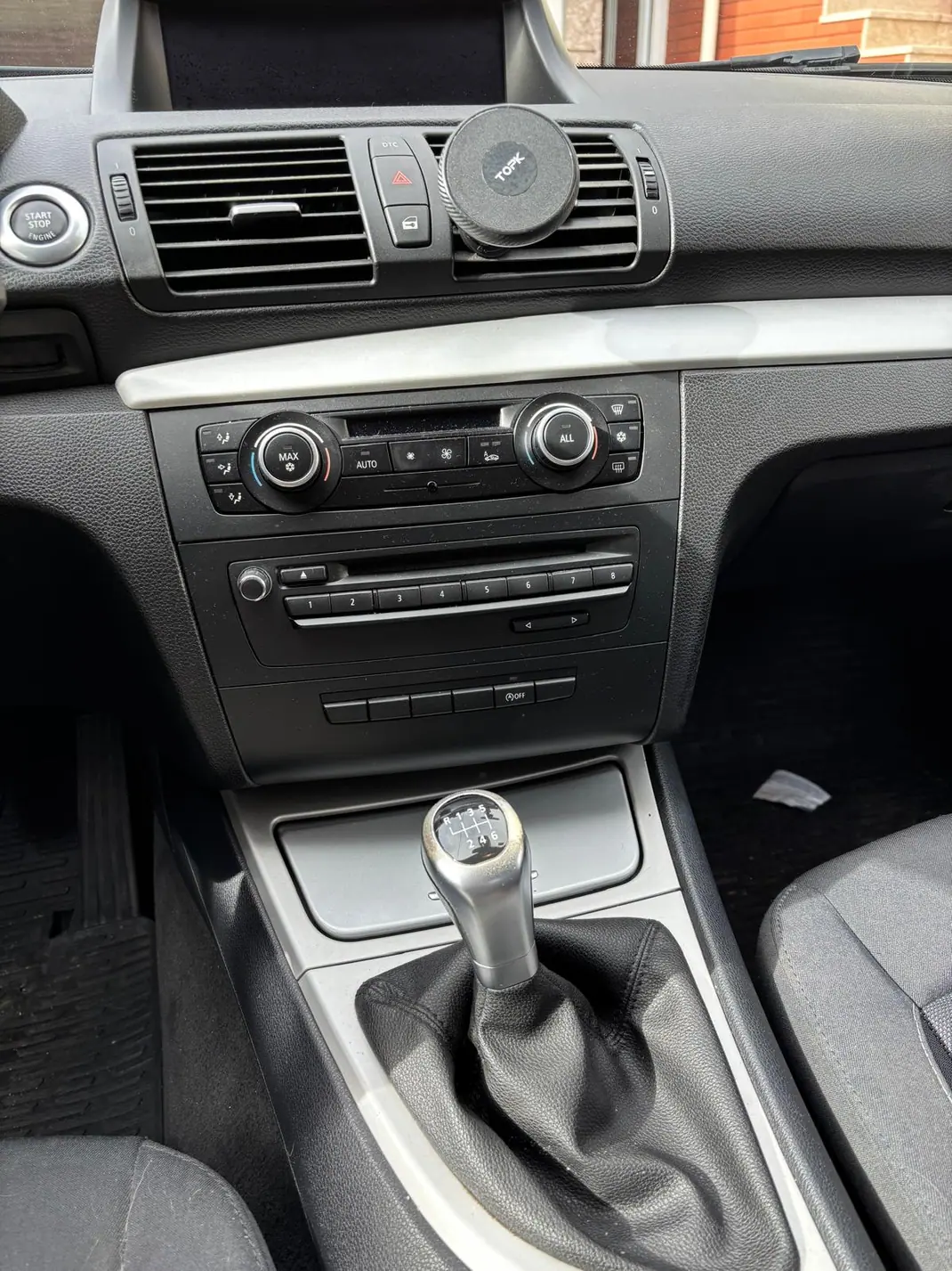 BMW 118 2010 - 6748 EUR, 356000 km - AUTO.MOTO.pt - 356000km - foto 6 de 12