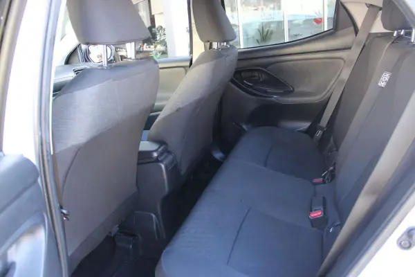Toyota Yaris 2021 - 19900 EUR, 74773 km - AUTO.MOTO.pt - 74773km - foto 7 de 31