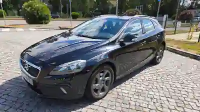 Volvo V40 Cross Country 2015 - 6990 EUR, 315000 km - AUTO.MOTO.pt - 315000km - foto 3 de 22