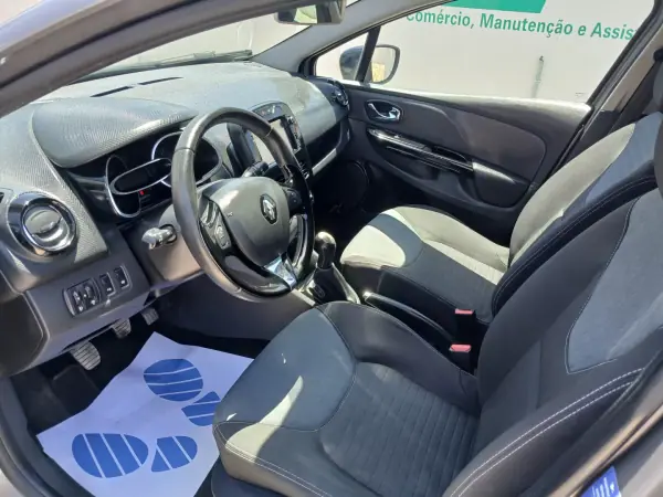 Renault Clio 2014 - 8950 EUR, 137482 km - AUTO.MOTO.pt - 137482km - foto 16 de 26