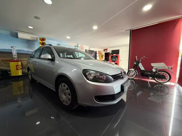 Volkswagen Golf Variant 2011 - 7900 EUR, 284928 km - AUTO.MOTO.pt - 284928km - foto 7 de 19