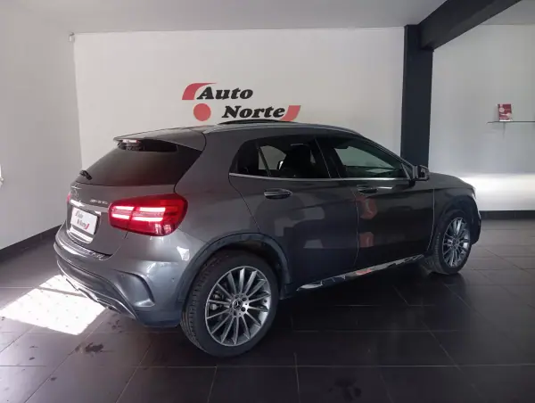 Mercedes-Benz GLA 220 2018 - 27000 EUR, 105000 km - AUTO.MOTO.pt - 105000km - foto 7 de 39