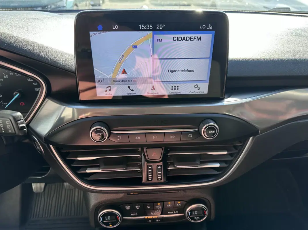 Ford Focus 2018 - 10900 EUR, 100000 km - AUTO.MOTO.pt - 100000km - foto 26 de 35