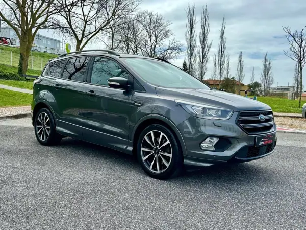 Ford Kuga 2017 - 15450 EUR, 78000 km - AUTO.MOTO.pt - 78000km - foto 10 de 60