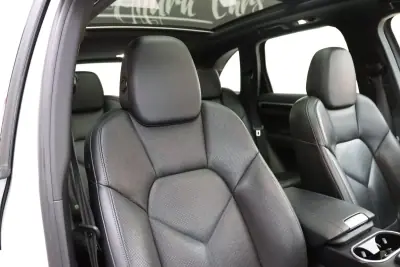 Porsche Cayenne 2015 - 41900 EUR, 140000 km - 140000km - foto 22 de 32