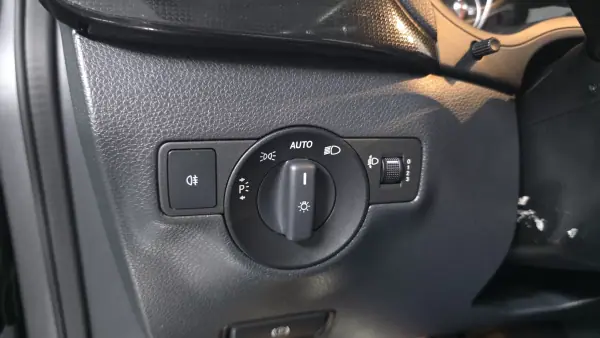 Mercedes-Benz B 180 2017 - 15990 EUR, 120000 km - AUTO.MOTO.pt - 120000km - foto 7 de 27