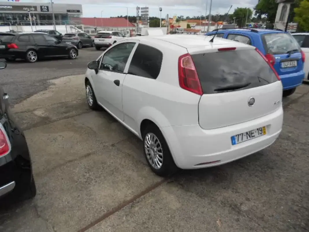 Fiat Fiorino 2012 - 5900 EUR, 216937 km - 216937km - foto 5 de 11