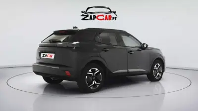 Peugeot e-2008 2024 — foto 5 de 19