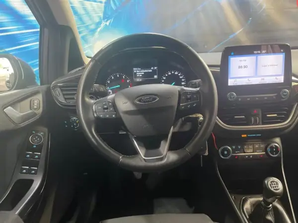 Ford Fiesta 2021 - 13999 EUR, 80000 km - AUTO.MOTO.pt - 80000km - foto 35 de 46