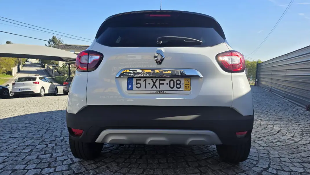Renault Captur 2019 - 15590 EUR, 47000 km - AUTO.MOTO.pt - 47000km - foto 4 de 14