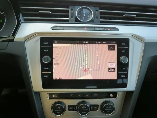 Volkswagen Passat 2019 - 19950 EUR, 155079 km - AUTO.MOTO.pt - 155079km - foto 41 de 60