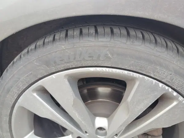 Mercedes-Benz CLA 180 2017 - 15000 EUR, 165000 km - AUTO.MOTO.pt - 165000km - foto 4 de 8