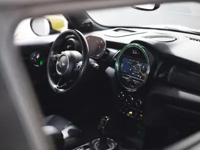 MINI 3 Portas 2019 - 16990 EUR, 70000 km - AUTO.MOTO.pt - 70000km - foto 16 de 23