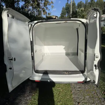 Fiat Doblo 1.3 Multijet ,3Lug. ,Iva Dedutivel 2017 - 9990 EUR, 198000 km - AUTO.MOTO.pt - 198000km - foto 21 de 27