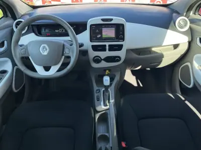 Renault Zoe 2018 - 11490 EUR, 75380 km - AUTO.MOTO.pt - 75380km - foto 6 de 19