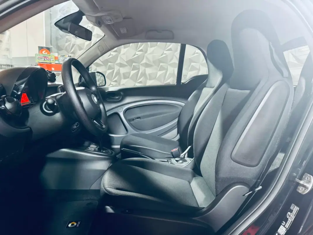 Smart ForTwo Coupé 2021 - 12990 EUR, 18100 km - AUTO.MOTO.pt - 18100km - foto 24 de 27