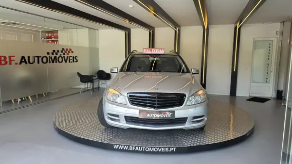 Mercedes-Benz C 220 2010 - 9900 EUR, 291040 km - AUTO.MOTO.pt - 291040km - foto 11 de 61
