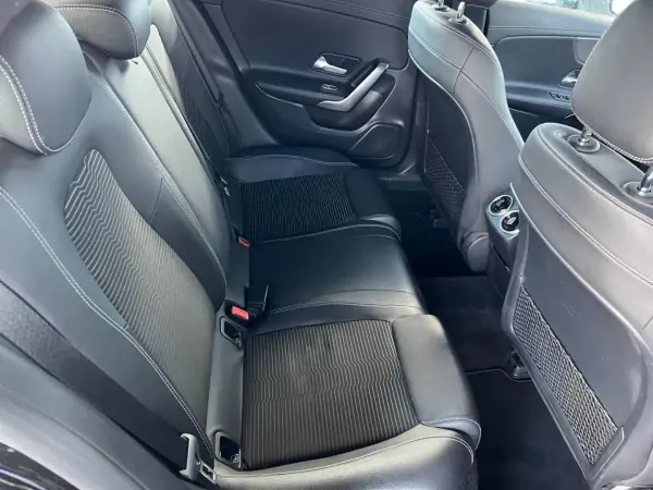 Mercedes-Benz CLA 180 2020 - 21750 EUR, 168500 km - AUTO.MOTO.pt - 168500km - foto 7 de 12