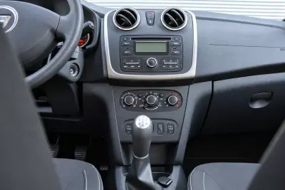 Dacia Sandero 2014 - 6990 EUR, 99876 km - 99876km - foto 20 de 25