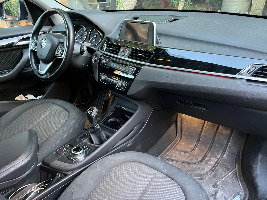 BMW X1 2016 - 14800 EUR, 128000 km - 128000km - foto 7 de 11