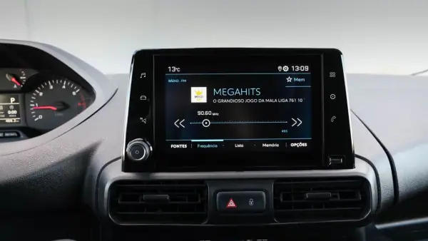 Peugeot Partner L2 caixa automática 130cv 2019 - 17900 EUR, 163000 km - AUTO.MOTO.pt - 163000km - foto 20 de 30