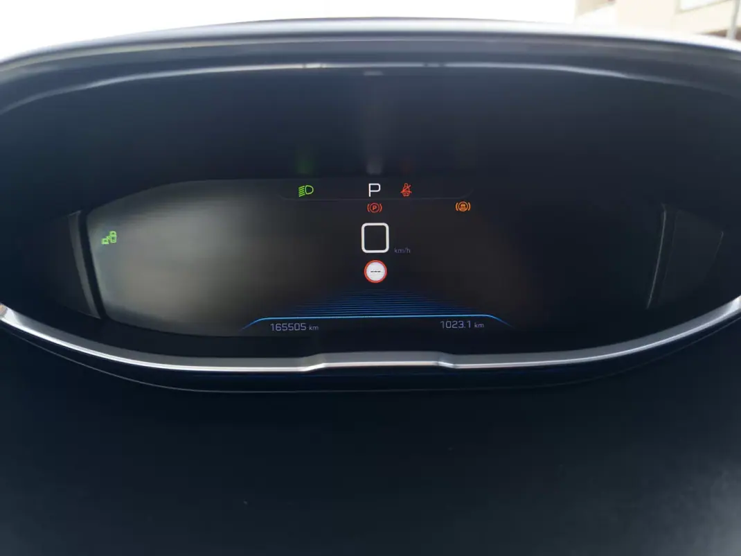 Peugeot 3008 2017 - 18990 EUR, 164000 km - AUTO.MOTO.pt - 164000km - foto 29 de 41