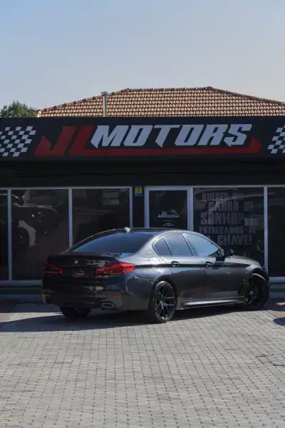 BMW 530e 2019 - 26850 EUR, 181810 km - AUTO.MOTO.pt - 181810km - foto 43 de 47