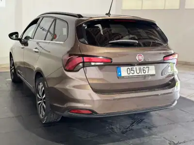 Fiat Tipo Station Wagon 2018 - 12900 EUR, 92385 km - AUTO.MOTO.pt - 92385km - foto 7 de 25