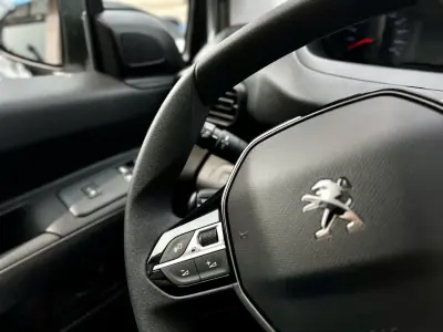 Peugeot Partner 1.5 BlueHdi L2 102Cv | CARPLAY | IVA DEDUTÍVEL 2023 - 16950 EUR, 47000 km - AUTO.MOTO.pt - 47000km - foto 16 de 21