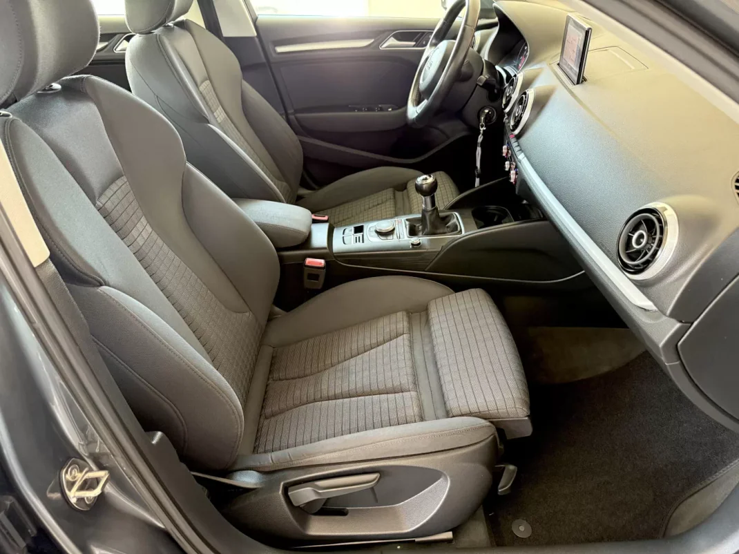 Audi A3 Sportback 2016 - 16000 EUR, 158000 km - AUTO.MOTO.pt - 158000km - foto 47 de 94